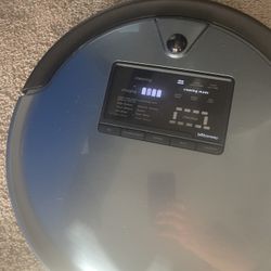 BOBSWEEP VACUUM w/charger