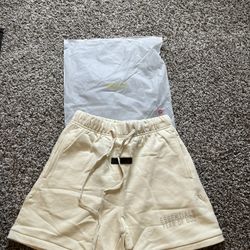Cream Essentials Shorts 