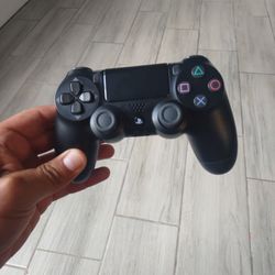 PS4 Controller Brand  New 