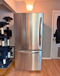 IT'S AVAILABLE LG 33" Bottom Freezer Refrigerator