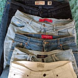 8 Pairs Of Name Brand Jeans 