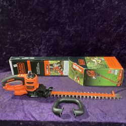 🧰🛠BLACK&DECKER 20” 3.8AMP Corded DualAction Hedge Trimmer w/Saw Blade Tip(GREAT CONDITION/NO GUARD)-$45!🧰