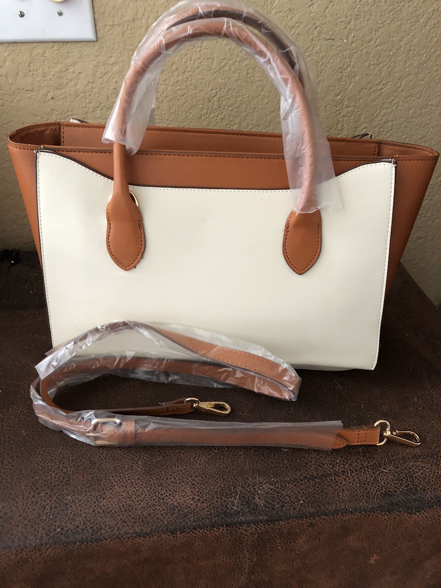 Loulu Hand Bag With Strap