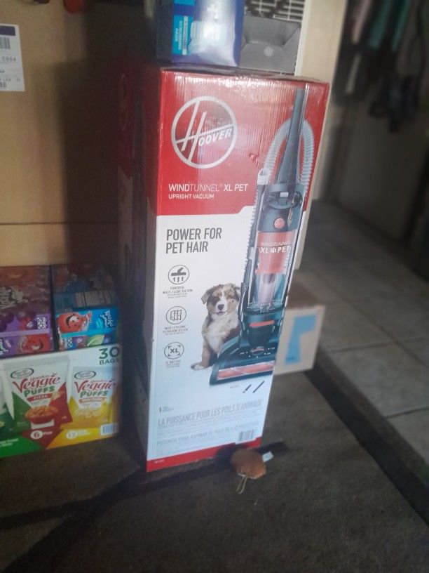 New HOOVER Vacuum. Great For Pet Hair. Paid $130. Selling For 80