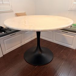 Round Marble Dining Table w/ Black Tulip Base – Modern