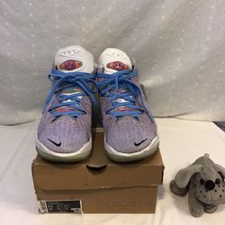 NIKE LEBRON XVlll Graffiti Size: 8.5
