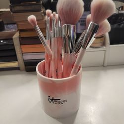 It Cosmetics Makeup Brush Set