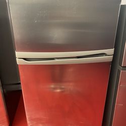 Refrigerator/ Nevera