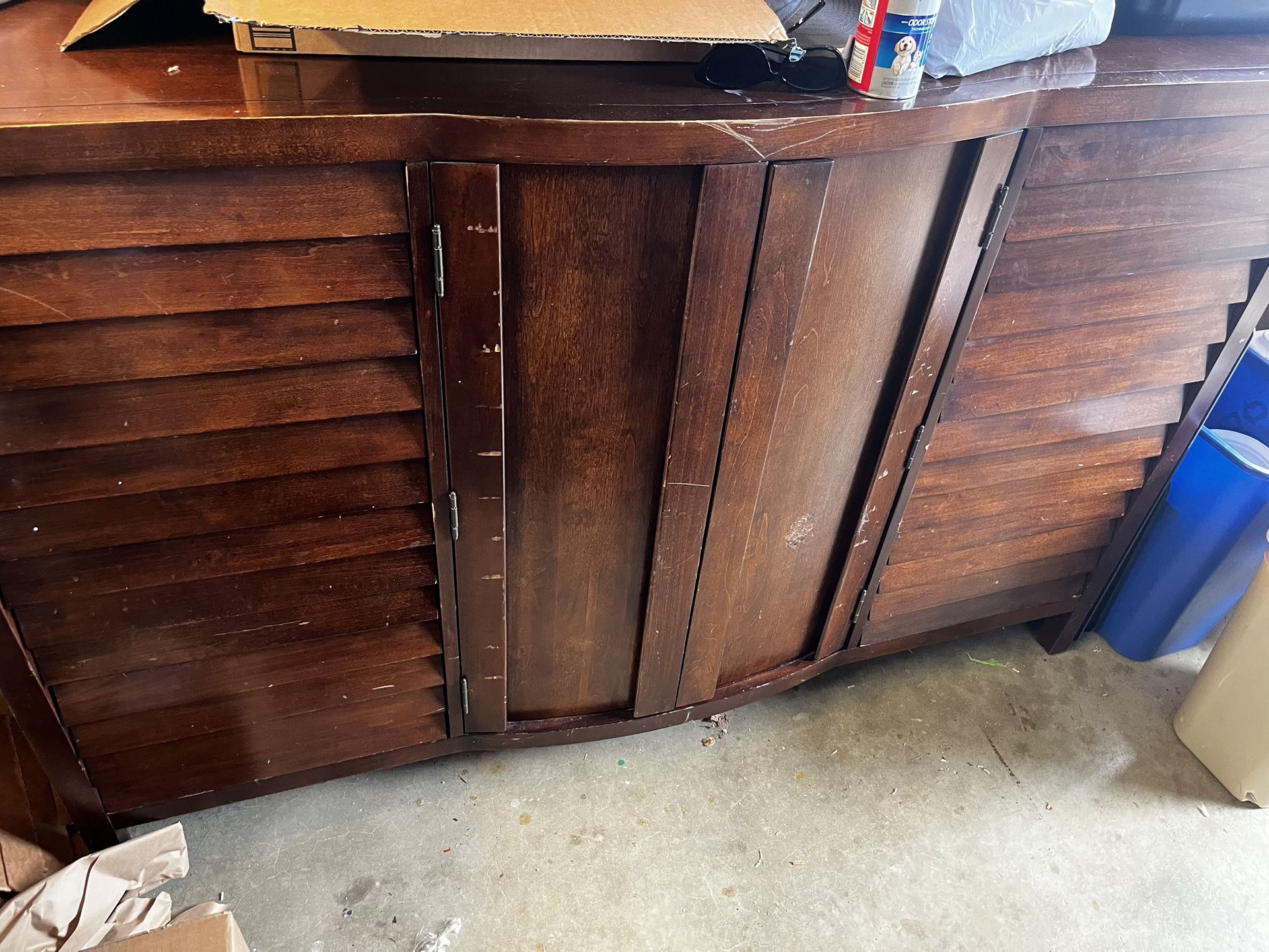 Dresser With Mirror