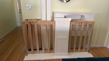 Twin bed frame with pullout trundle