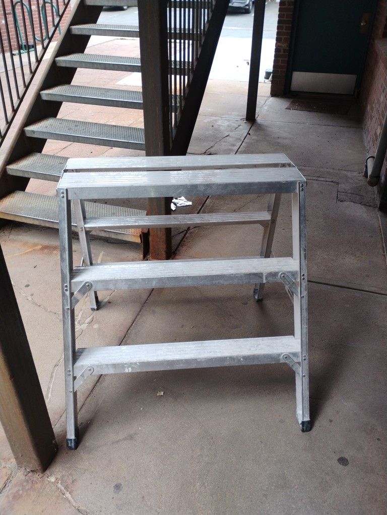Dry Wall Metal Bench