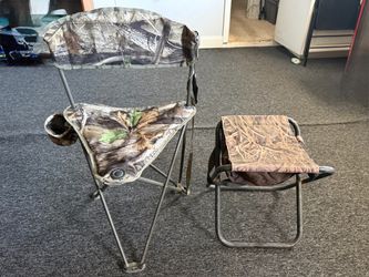 🌿 2 OUTDOOR FOLDING CHAIRS – NATURE WATCHING, CAMPING & MORE – $25 for both