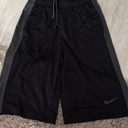 Boys Nike L