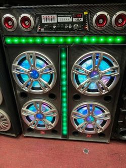 4 12" woofers. Extremely powerful and great bass. Brand new.  Free 🎤