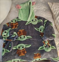 Grogu (Baby Yoda) Oversized Wearable Blanket Hoodie – Kids One Size 4-10
