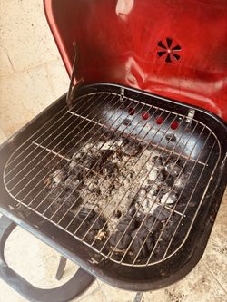 Master Kettle Charcoal Grill w/Wheels for Mobility