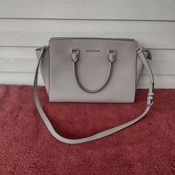 Michael Kors gray purse