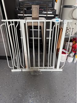Regal baby gate