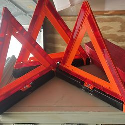 Three triangle flare kit model 1005