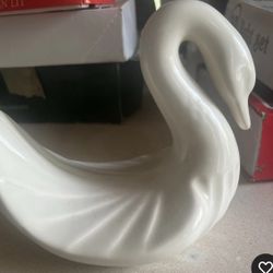 Vintage White Swan Towel Holder 
