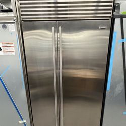 Sub Zero Stainless Steel Built In 42” Side By Side Refrigerator Ice Maker