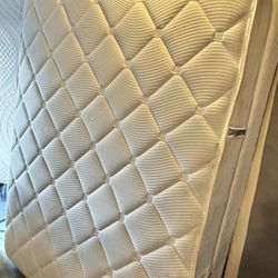 Queen Size Mattress And Box Spring 