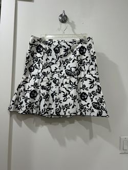 Black And White Floral Skirt Sz 10