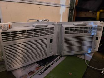 2 window ac units like new 1 month old