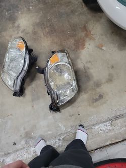 2011 Toyota Tacoma Truck Headlights