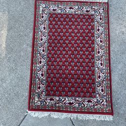 Small Hand Knotted Rug From India 100% Thick Wool
