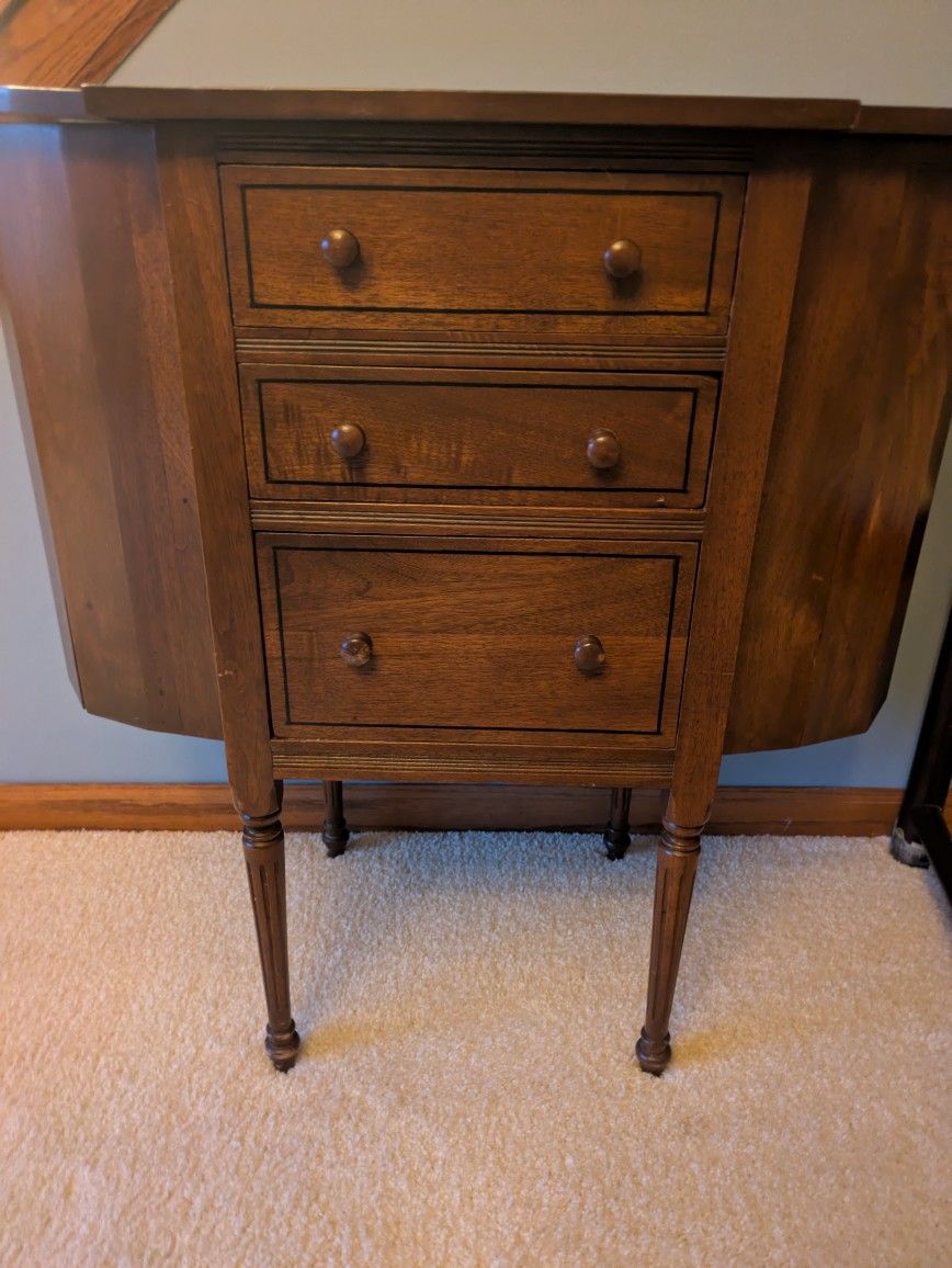 Antique Martha Washington Sewing Table, Colonial Style. Superb Condition.