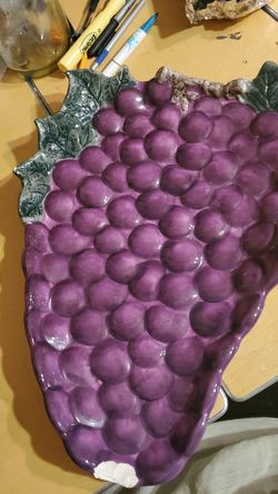 Grape serving plate