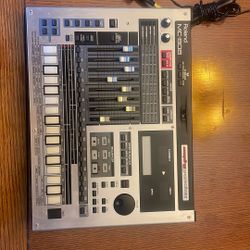 Drum Machine (Roland MC808)