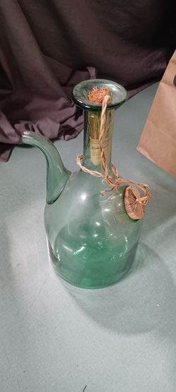 VINTAGE ITALIAN STYLE WINE BOTTLE
