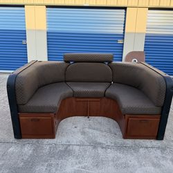RV u-booth dinette with table
