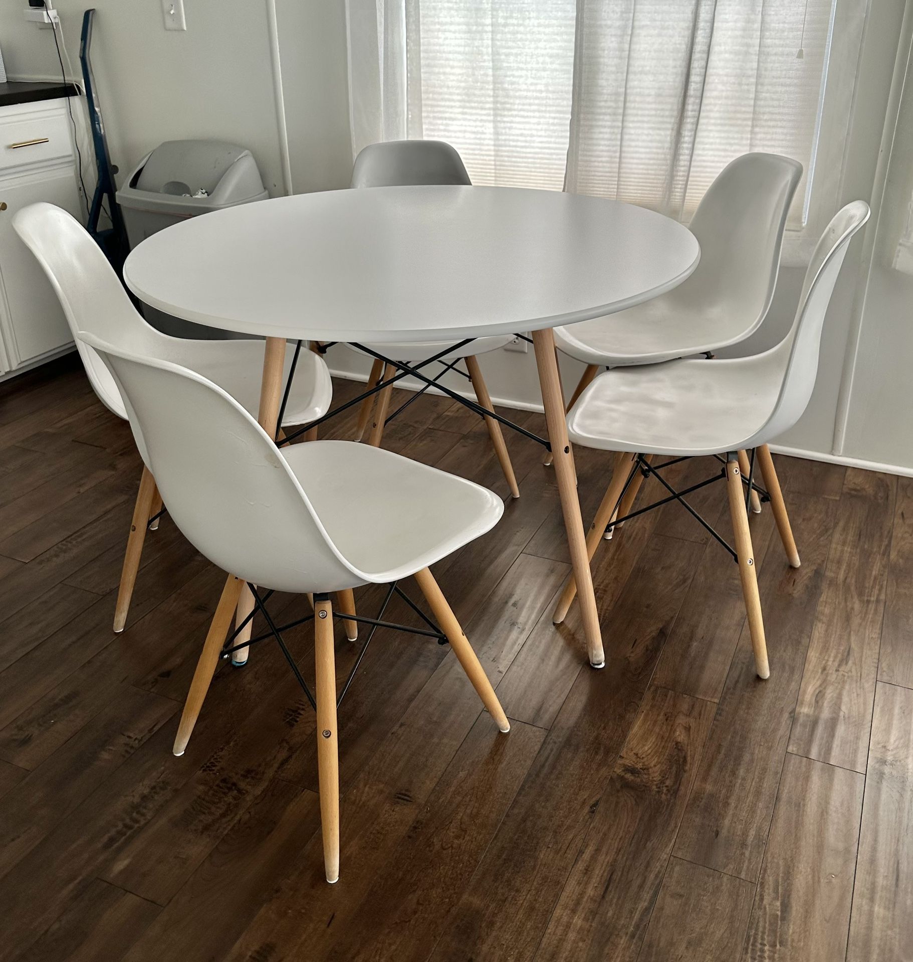 Dining Table And 5 Chairs