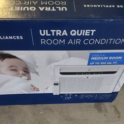350 Sq Ft Air Conditioner w/remote NEW In Box