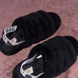 UGGS BLACK