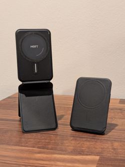 Moft Stand and Tripod (both included)