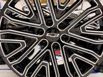 22”CHEVROLET  22x9  ET 31  PCD 6x139.7   VALLEY WHEELS & TIRES  1526 w main st mesa AZ  FINANCING AVAILABLE  NO CREDIT NEEDED  MONDAY- SATURDAY