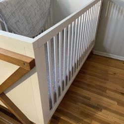 BABY CRIB (4 In 1) 