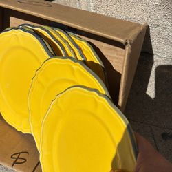 10 Platos De Ceramica  Tiene Algunis Sceachers. 