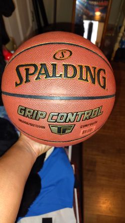 Spalding Grip Control Basketball 
