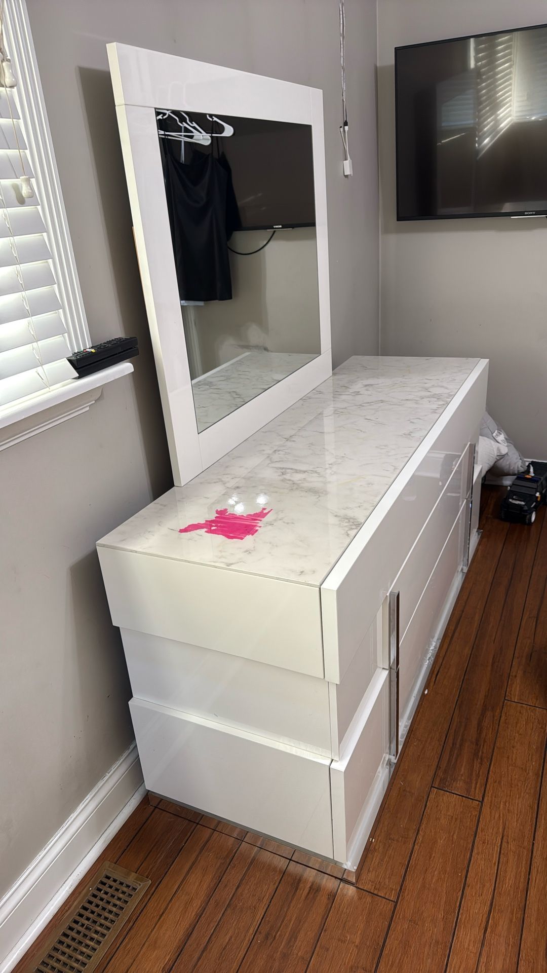 Dresser