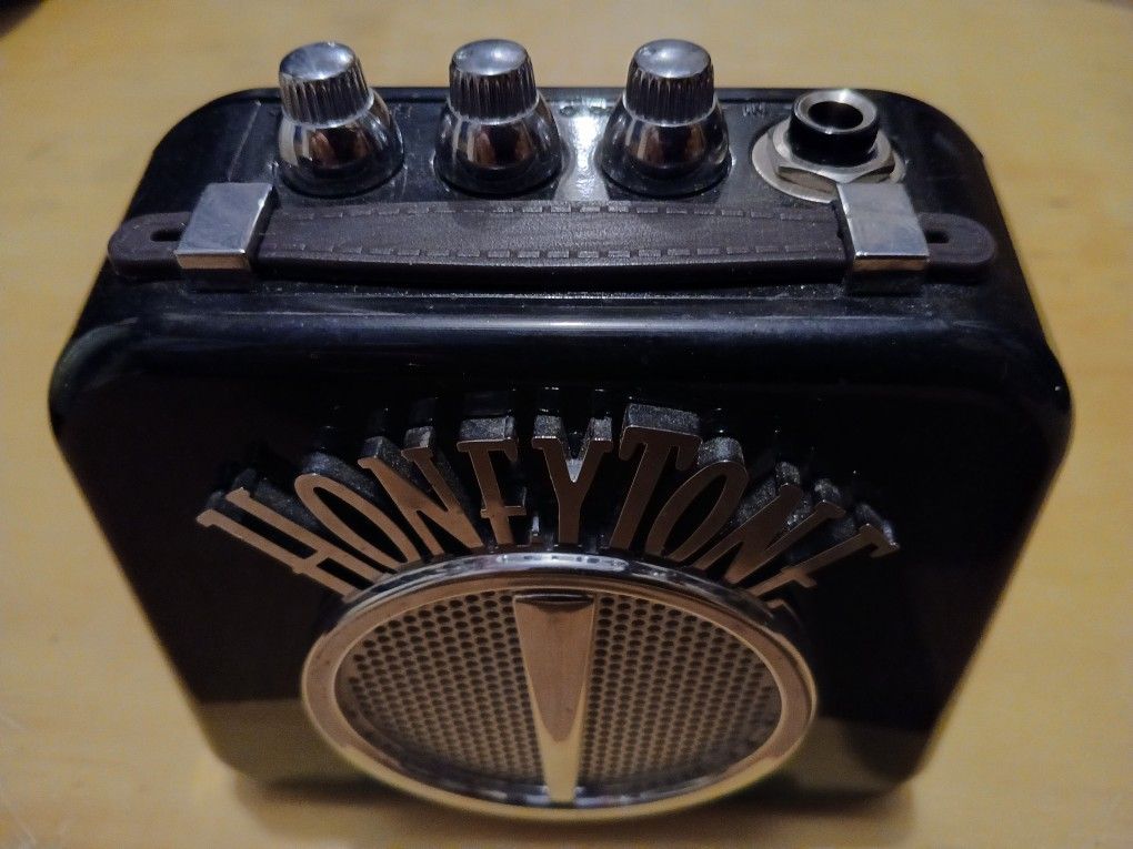 Honeytone Mini Personal Guitar 9v Amp With Built-in Over Drive Distortion,  Mint Condition 