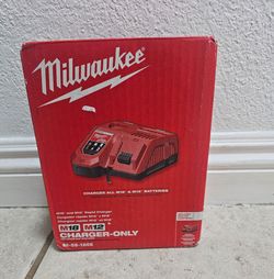 M12/18 rapid charger