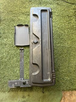 WeatherGuard/UnderCover SwingCase Truck Bed Tool Box