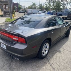 2014 Dodge Charger  SXT    