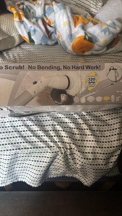 Cordless and rechargeable scrub
