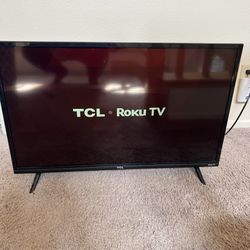 32” TCL Roku Smart TV